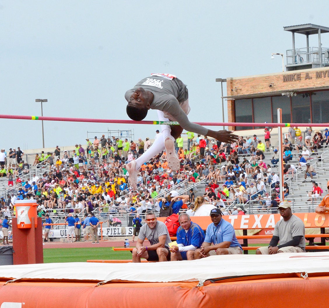 Bears win Tiger Relays; WO-S' Dupree goes 6-8 in H-Jump - Orange Leader ...