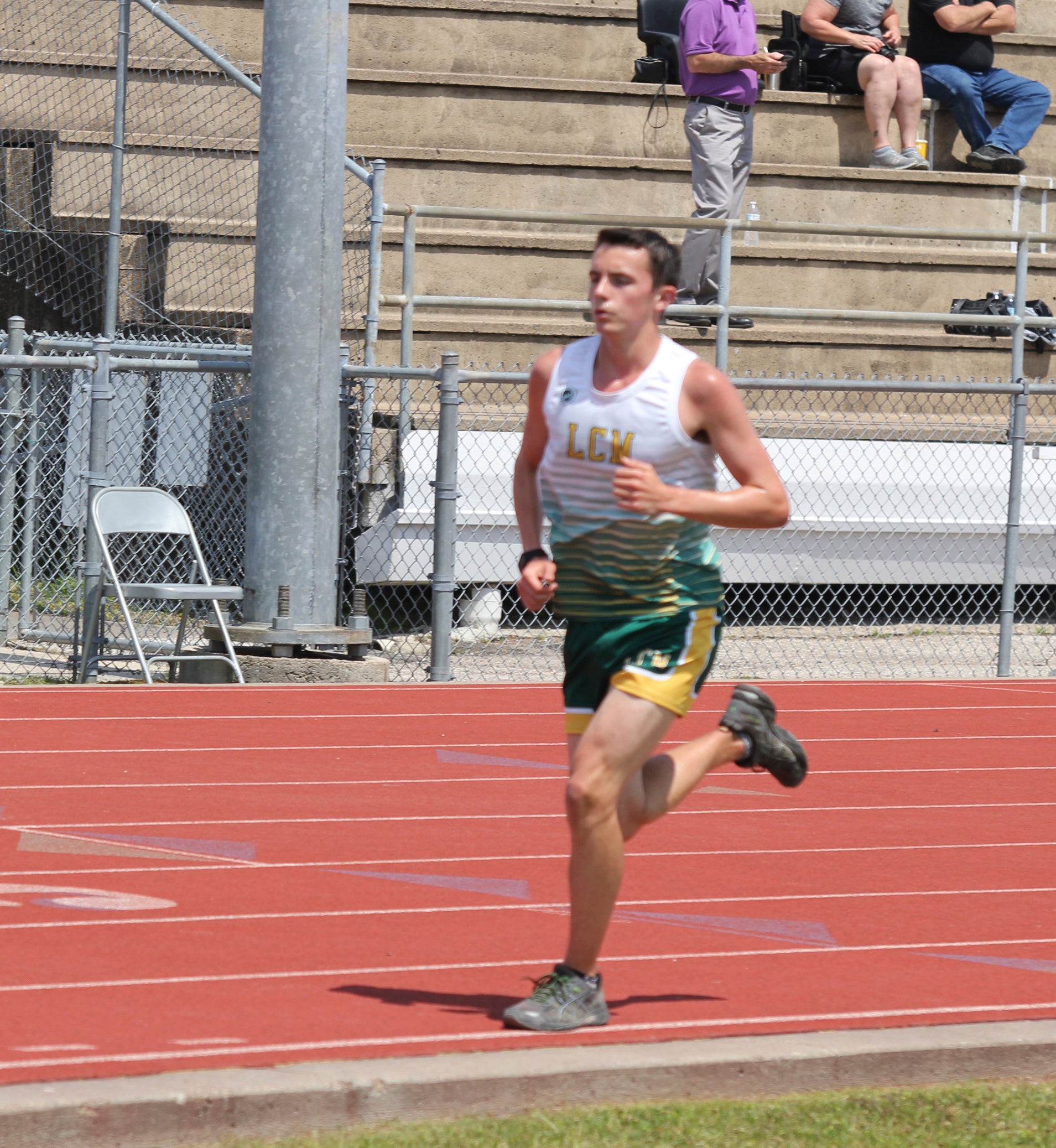 Nederland Bulldog Relay results; OC tracksters fare well Orange